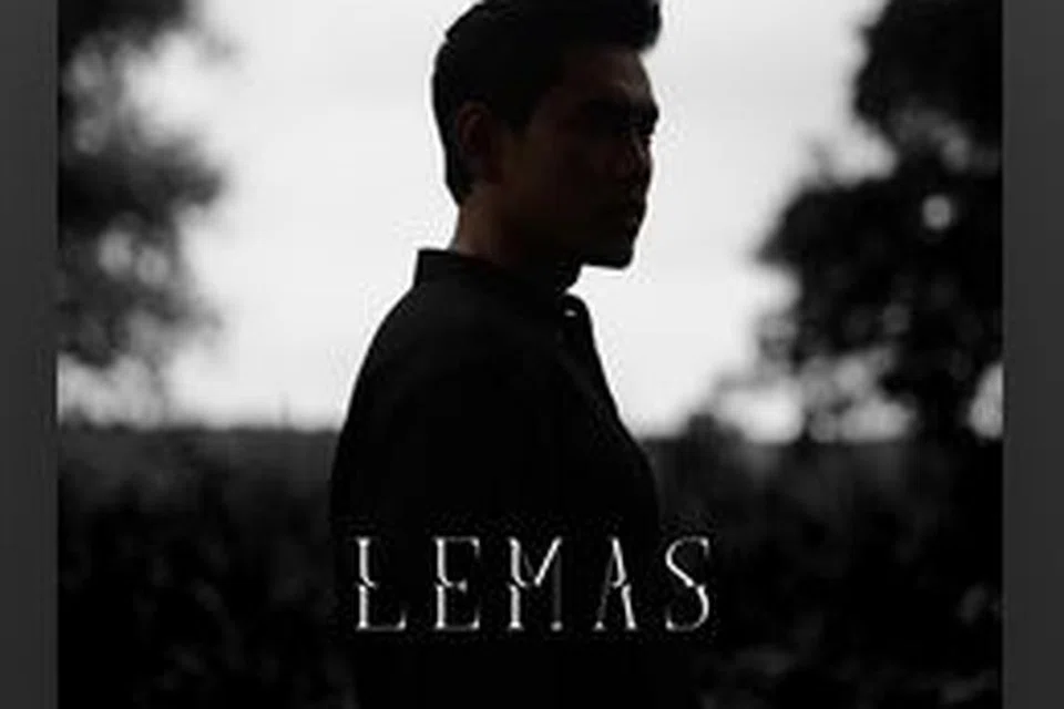 Lagu terbaru, Khai Bahar, mengisahkan perpisahan walaupun berkorban untuk hubungan cinta.