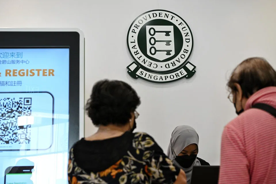 PAKEJ JAMINAN: Menjelang Februari 2024, kira-kira 2 juta rakyat Singapura berumur 20 tahun dan ke bawah, dan mereka yang berumur 55 tahun dan ke atas, akan menerima tokokan sebanyak $150 dalam akaun Medisave mereka, tanpa mengira nilai tahunan rumah atau pendapatan mereka, kata Kementerian Kewangan (MOF) dalam satu kenyataan pada 15 Januari.