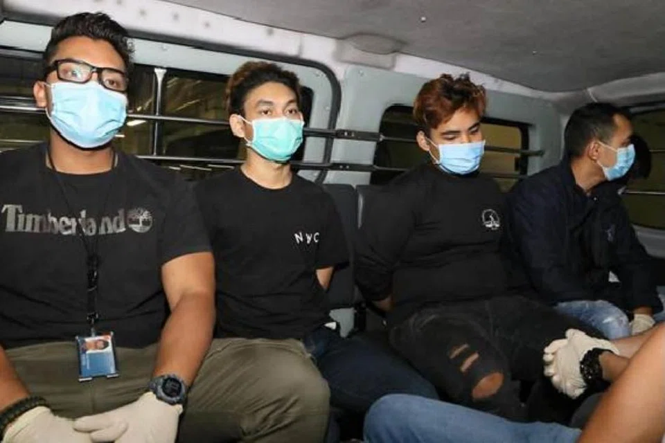 BERJAYA DIBERKAS: Selepas menangkap tiga lelaki di lokasi rusuhan di People's Park Centre pada Ahad lalu, polis pada tengah malam tadi mendedahkan ia telah berjaya memberkas sembilan lagi individu, termasuk seorang wanita. 