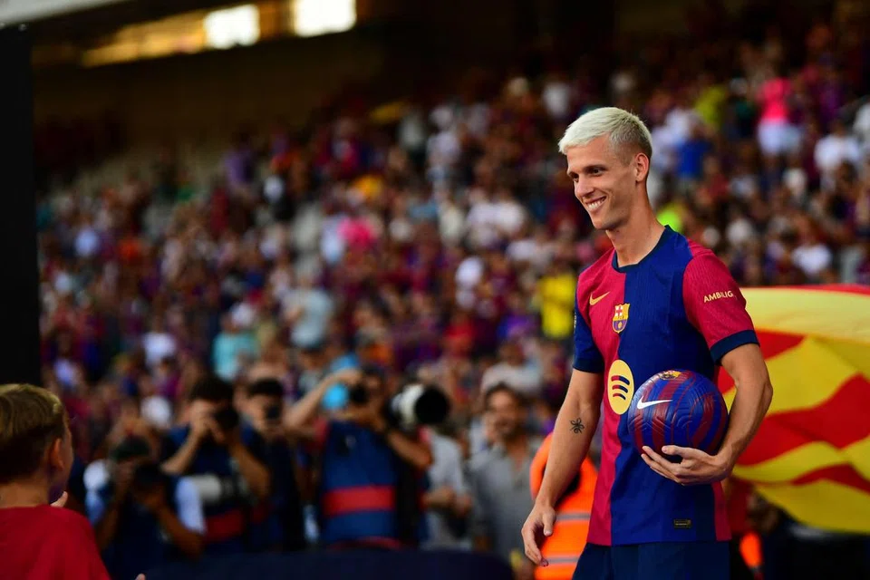Barcelona dilaporkan tidak dapat mendaftarkan pemain baru, Dani Olmo, kerana peraturan had perbelanjaan La Liga, lantas perlu menjual pemain sedia ada.