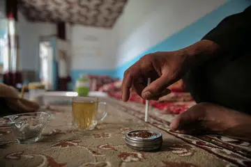 Indonesia, Afghanistan, rokok, cigarettes, peraturan, amaran