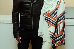 TEROKA KERJASAMA DI SEBERANG TAMBAK: Selepas tiga tahun berniaga baju kurung jenama Adrianna Yariqa yang popular dalam kalangan selebriti Malaysia seperti Scha Al Yahya dan Elfira Loy, pasangan suami isteri ini, Encik Muhammad Sufiyan Yahya dan Cik Nurlida Yusoff, meneroka pula koleksi fesyen kasual buat Muslimah bersama pelakon Fazura.