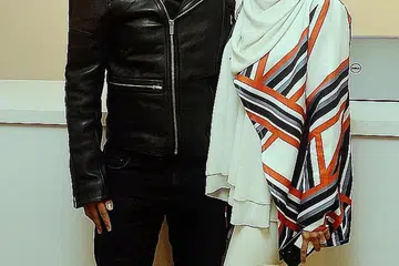 TEROKA KERJASAMA DI SEBERANG TAMBAK: Selepas tiga tahun berniaga baju kurung jenama Adrianna Yariqa yang popular dalam kalangan selebriti Malaysia seperti Scha Al Yahya dan Elfira Loy, pasangan suami isteri ini, Encik Muhammad Sufiyan Yahya dan Cik Nurlida Yusoff, meneroka pula koleksi fesyen kasual buat Muslimah bersama pelakon Fazura.