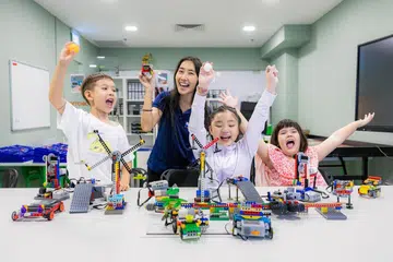 meta robotics, flying cape