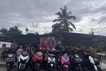 KELUARGA MOTOSIKAL YOSHIKO : Kumpulan Yoshiko terdiri daripada keluarga dan kenalan yang berminat menunggang motosikal sambil beramal.