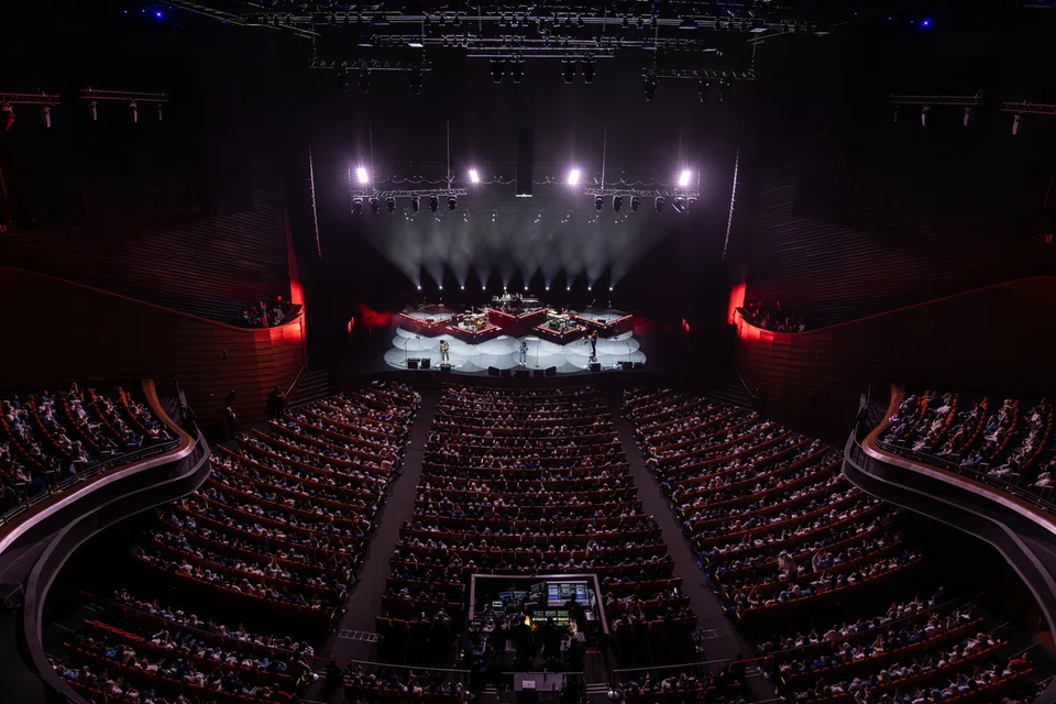 Dewan konsert di The Star Theatre dibanjiri sekitar 3,500 peminat Exists dan Slam, lantas membuktikan balada rok Melayu masih bertaring dan memiliki daya tarikannya yang tersendiri.