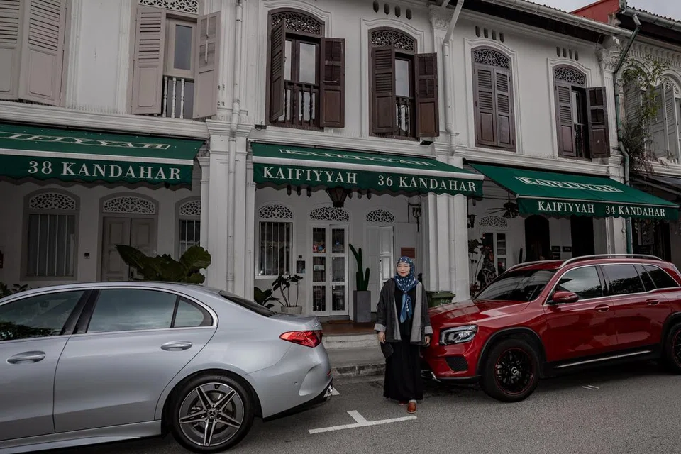 MEGAH: Butik Kaifiyyah kini mengisi empat unit di Kandahar Street termasuk pejabat dan bilik operasi.