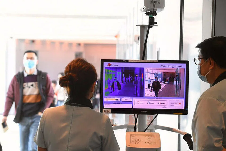 Singapura telah mengumumkan langkah lebih ketat untuk menyekat penularan Covid-19 di sini.