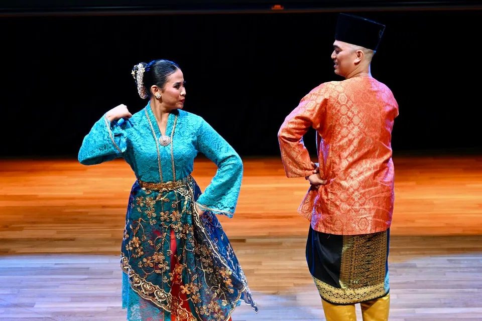 Singapura, Brunei, Indonesia dan Malaysia mencalonkan tarian zapin untuk disertakan dalam Senarai Warisan Budaya Tidak Ketara (ICH) Kemanusiaan, yang diusahakan Pertubuhan Pendidikan, Saintifik dan Kebudayaan Pertubuhan Bangsa-Bangsa Bersatu (Unesco).
