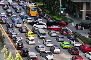 Harga COE Kategori B, yang digunakan untuk mendaftarkan kereta dan kenderaan elektrik yang lebih besar serta lebih berkuasa, meningkat 6 peratus kepada S$130,889.