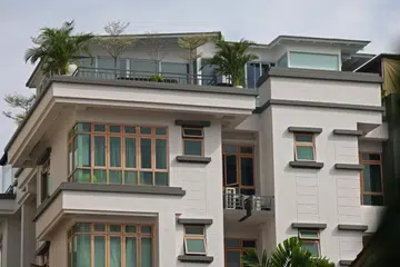 Foto menunjukkan ruang tertutup peribadi di atas bumbung Rose Maison di Haig Lane pada 29 Ogos.