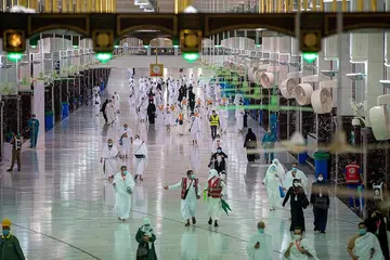 LAKSANA IBADAH: Hanya 60,000 jemaah - warga dan penduduk di Arab Saudi - perlu melalui undian sebelum dipilih menunaikan ibadah haji. - Foto REUTERS