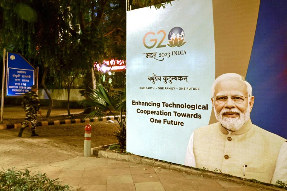 SIDANG PUNCAK G20: India rancak dengan persiapan mengadakan Sidang Puncak G20 di New Delhi dan Perdana Menteri India, Encik Narendra Modi mengarahkan para menteri mengelak membahaskan kemungkinan menamakan semula India kepada Bharat. 