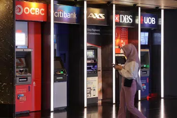 Ketua di tiga bank utama Singapura melahirkan keyakinan bahawa bank mereka akan menikmati margin faedah bersih (NIM) lebih baik. 