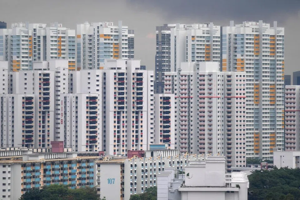 KLASIFIKASI BARU: Orang ramai akan membeli flat BTO di bawah sistem klasifikasi baru, yang termasuk model perumahan baru, flat Plus, mulai tahun depan. 