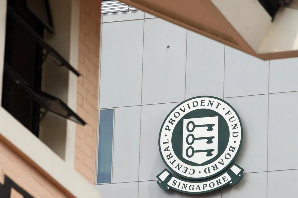KADAR FAEDAH NAIK: Kadar faedah bagi Akaun Khas dan Akaun MediSave akan meningkat 0.03 mata peratusan kepada 4.04 peratus setahun.