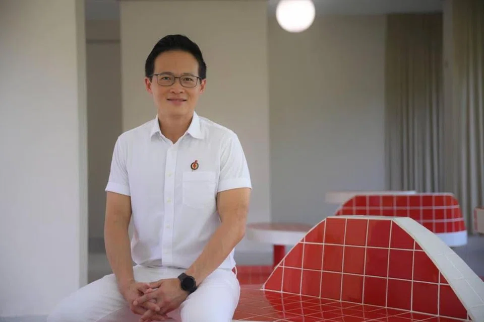 Encik Desmond Choo, yang merupakan Penolong Setiausaha Agung, Kongres Kesatuan Sekerja Kebangsaan (NTUC), dan sebelum ini menawarkan khidmat di kawasan Tampines Changkat dalam GRC Tampines, dijadual bertanding di SMC Tampines Changkat yang baru dibentuk.