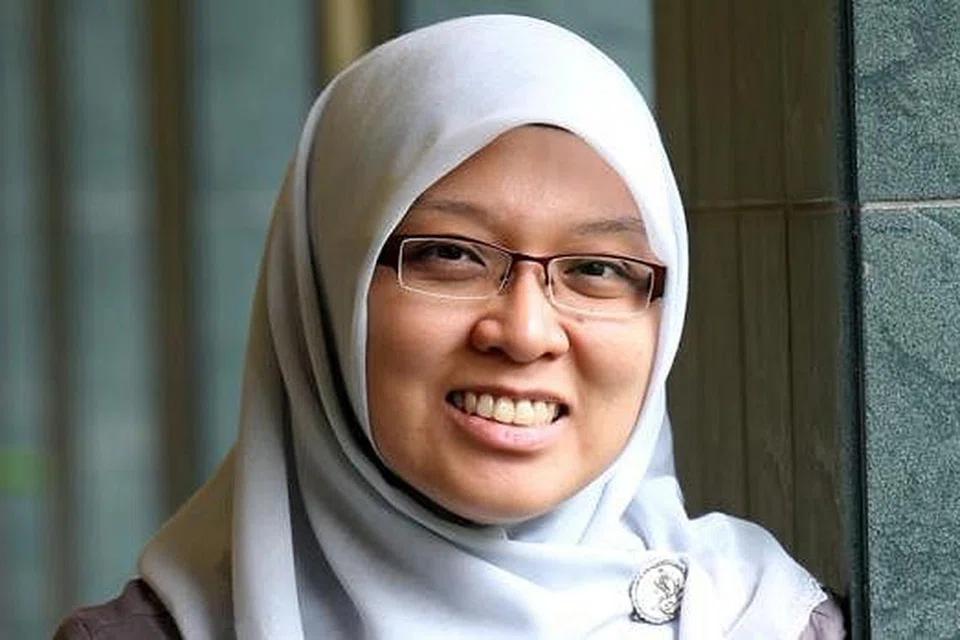 DR INTAN AZURA MOKHTAR