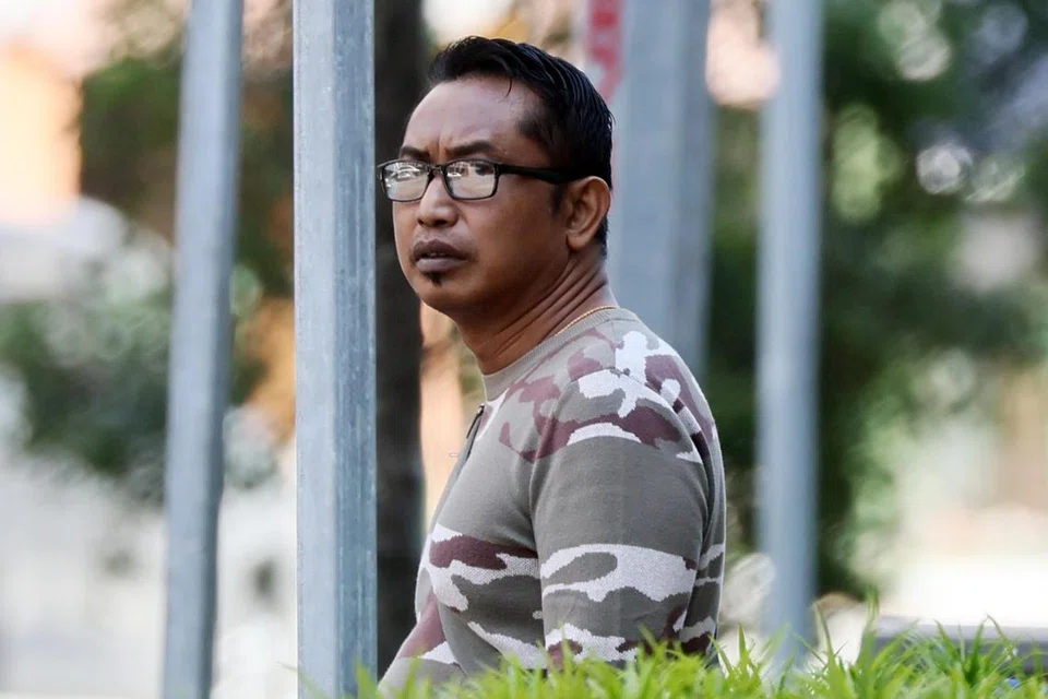 DAPATKAN IC PALSU: Mohamad Norrahhi didapati salah membantu dua lelaki Indonesia mendapatkan IC palsu. 