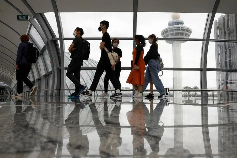 Kes baru itu termasuk empat penduduk tetap (PR) Singapura dan 10 pembantu rumah asing.