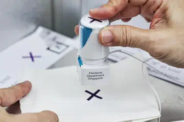 Warga Singapura keluar mengundi pada 3 Mei dalam Pilihan Raya Umum 2025.