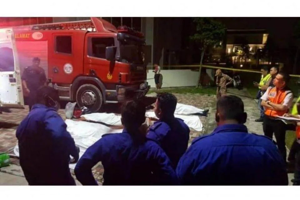 LEMAS: 6 penyelam bomba yang sedang mencari remaja yang jatuh ke dalam lombong lemas.