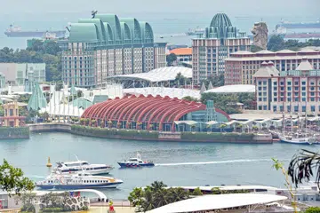 KAWASAN ACARA KHAS: Pihak berkuasa akan melaksanakan kawalan lebih ketat di Sentosa (gambar) dan kawasan Tanglin. Polis akan mengadakan pemeriksaan keselamatan ke atas individu, kenderaan dan juga kapal yang memasuki kawasan yang diperuntuk khas itu dan di kawasan sekelilingnya. - Foto fail