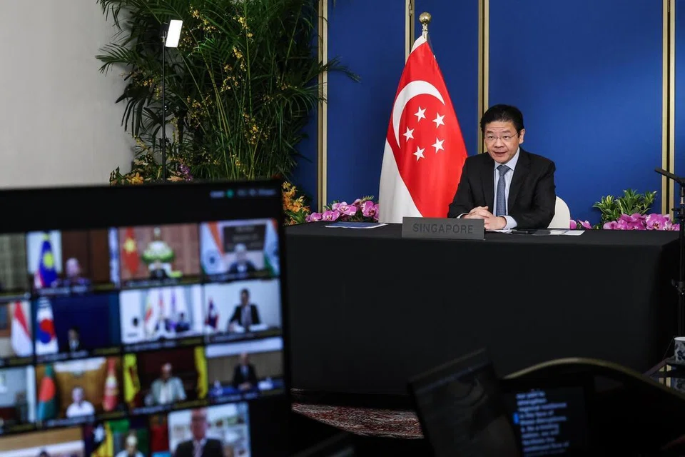 Perdana Menteri, Encik Lawrence Wong, membuat ucapan dalam sidang kemuncak dalam talian Masyarakat Sifar Pelepasan Asia (Azec) Plus, pada 15 April, yang turut dihadiri para pemimpin serantau.