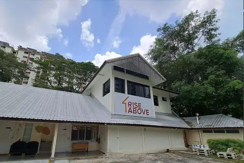 Rumah Peralihan Rise Above menyediakan sekitaran selamat bagi bekas pesalah wanita untuk menimba kemahiran baru bagi membantu mereka berintegrasi semula dalam masyarakat. 