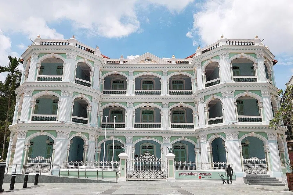 KEKAL SEPERTI DAHULU: Muzium Peranakan yang bertempat di bangunan lama Sekolah Tao Nan, mengekalkan ciri-ciri reka bentuk asli bangunan asal itu. - Foto-foto MUZIUM PERANAKAN