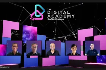 LANCAR AKADEMI DIGITAL: (Dari kiri) Ketua Eksekutif GovTech, Encik Kok Ping Soon; Presiden Universiti Nasional Singapura, Profesor Tan Eng Chye; Dr Janil Puthucheary; Setiausaha Tetap Negara Bijak dan Pemerintah Digital, Encik Ng Chee Khern; dan CEO NUS-ISS, Encik Khoong Chan Meng; melancarkan Akademi Digital secara maya semalam. - Foto GOVTECH