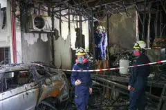 Seramai enam orang dewasa berumur antara 23 dengan 55 tahun, dan 16 kanak-kanak, berumur antara enam dengan 10 tahun, terjejas dalam kebakaran di 278 River Valley Road pada 8 April.