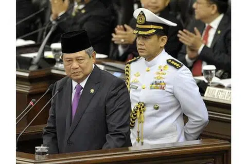 PIDATO KENEGARAAN: Presiden Susilo Bambang Yudhoyono memberi ucapan terakhir di Parlimen semalam. - Foto AFP
