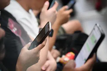 akaun palsu, GE2025, parti politik, media sosial