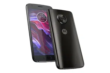 MOTO X4: Lengkap dengan kemudahan mengimbas dan merakamkan maklumat kad perniagaan. - Foto MOTOROLA