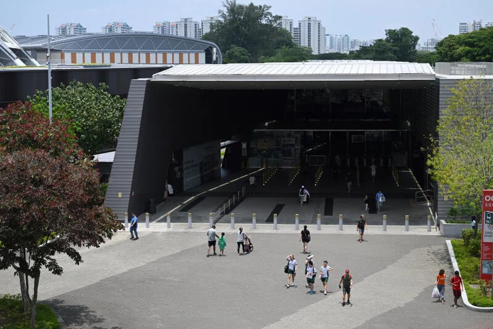 Fenomena Lahaina Tengah Hari adalah apabila bayang-bayang seorang kelihatan paling kecil. Ia berlaku di sini pada 1.11 petang pada 23 Mac dan akan berlaku lagi pada 12.58 tengah hari pada 19 September.