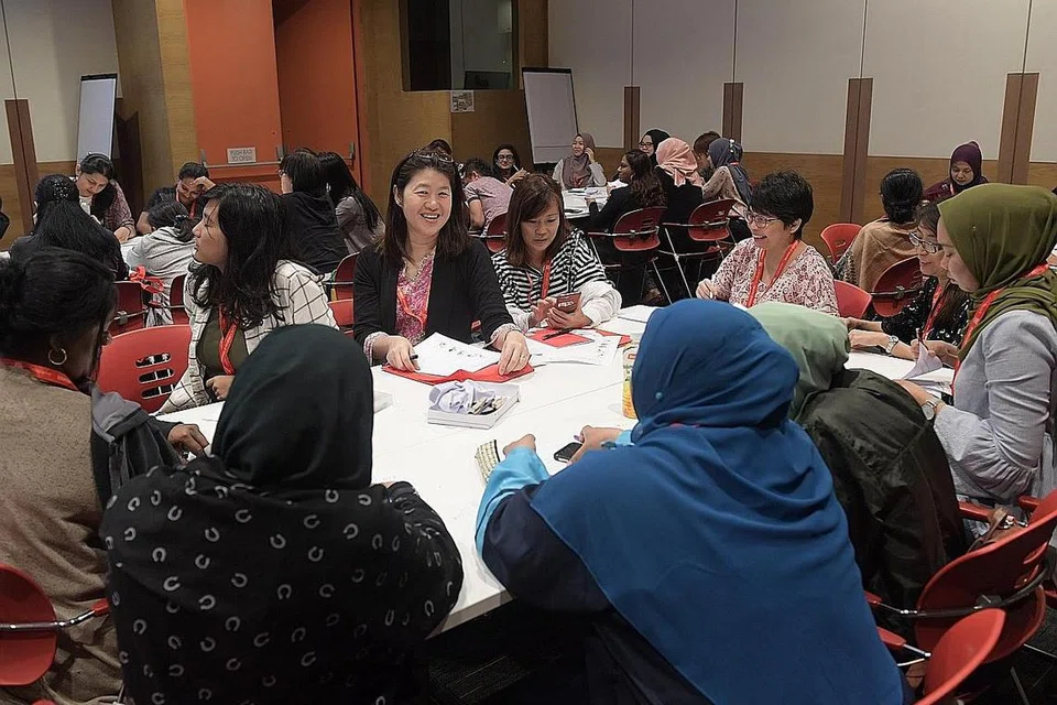 KONGSI AMALAN TERBAIK: Seminar Prasekolah DAS 2018 diadakan di Institut Pembelajaran Sepanjang Hayat di Paya Lebar, semalam. - Foto BH oleh ALPHONSUS CHERN