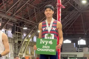 Atlet lompat tinggi nasional, Kampton Kam, selepas memenangi kejohanan dengan rekod 2.21 meter di Kejohanan Tertutup Heptagon Liga Ivy, pada 2 Mac.