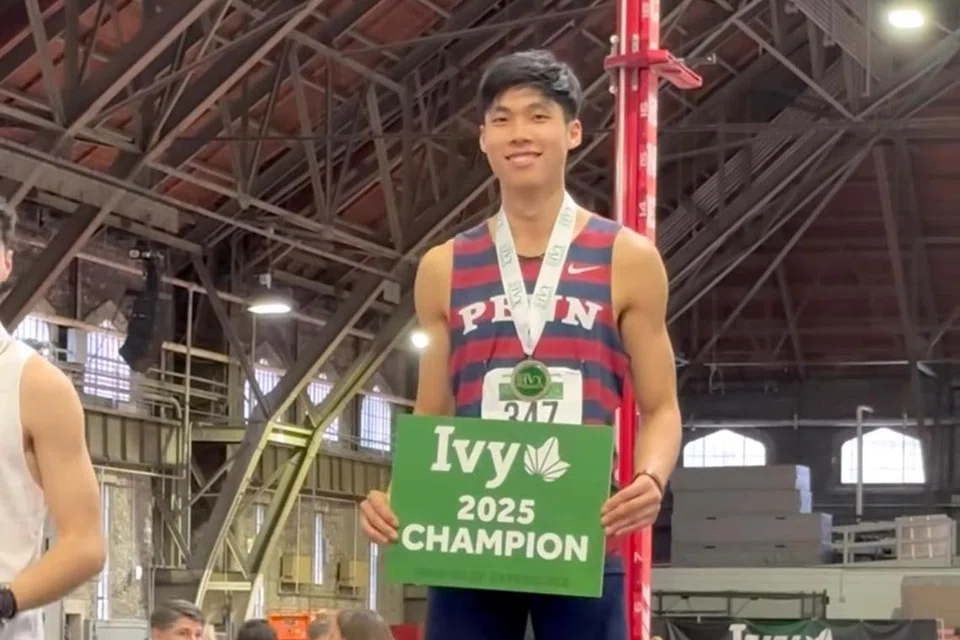 Atlet lompat tinggi nasional, Kampton Kam, selepas memenangi kejohanan dengan rekod 2.21 meter di Kejohanan Tertutup Heptagon Liga Ivy, pada 2 Mac.