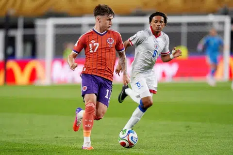 Scotland mungkin bukan antara pasukan pilihan di Piala Dunia ini tetapi Ben Gannon-Doak (kiri) mempunyai bakat yang mampu mengubah segalanya. Dengan kepantasan dan keberanian menempur benteng lawan, beliau menjadi senjata untuk pasukannya mencatatkan kejutan. Dalam kemenangan 1-0 Scotland ke atas Haiti, beliau mempamerkan ketajamannya, mencipta beberapa peluang hebat untuk pasukannya. Dalam kejohanan besar, pemain seperti Gannon-Doak sering muncul daripada bayang-bayang untuk mencuri perhatian dunia.