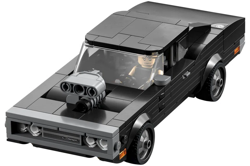 KERETA MAINAN: Kereta 76912 Fast & Furious 1970 Dodge Charger R/T disertakan dengan patung mini watak Dominic Toretto. - Foto THE LEGO GROUP