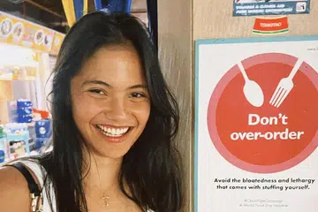 SENANG HATI: Raducanu berkongsi di Instagram beberapa gambar beliau yang dipetik di beberapa tempat pelancongan dan tempat makan di Singapura. - Foto EMMA RADUCANU/INSTAGRAM
