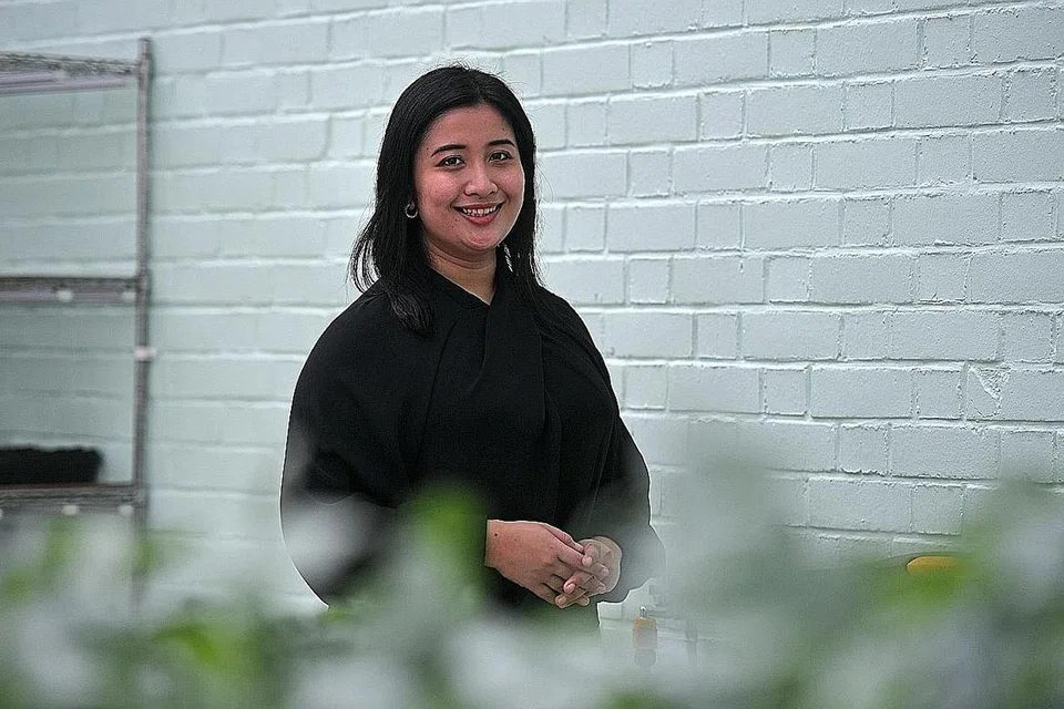 CIK NADIA: Bertanya mengenai bantuan kepada keluarga Melayu yang menetap di flat sewa, khususnya dalam membantu mereka memiliki rumah sendiri.