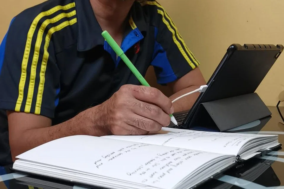 Manaf Hamzah masih bergiat menulis novel dan buku kanak-kanak.