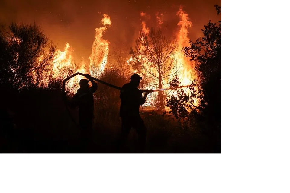 KEBAKARAN HUTAN: Bencana kebakaran hutan yang melanda Taman Negara Greek, antara ancaman yang dihadapi oleh banyak negara di dunia berikutan isu iklim.  
