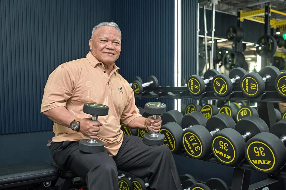 Ibrahim Sihat adalah pemenang pingat emas Sukan SEA sebanyak lima kali; menang pingat perak di temasya Sukan Asia 2002 di Busan, Korea Selatan, serta gangsa di Sukan Asia 2006 di Doha; bergelar Mr Asia sebanyak lapan kali di samping menduduki tempat kelima Kejohanan Bina Badan Dunia 1996. Dalam arena bina badan tempatan, keunggulannya tiada bandingan – beliau bergelar ‘Mr Singapore’ (Juara Nasional) sebanyak 15 kali.
