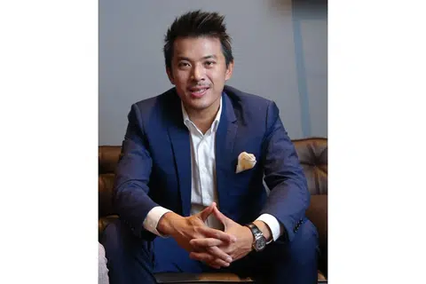 BERJAYA DITANGKAP: Pengarah Novena Global Healthcare Group (NGHG), Nelson Loh, telah didakwa atas dua kesalahan pemalsuan berjumlah $18 juta semalam. - Foto fail