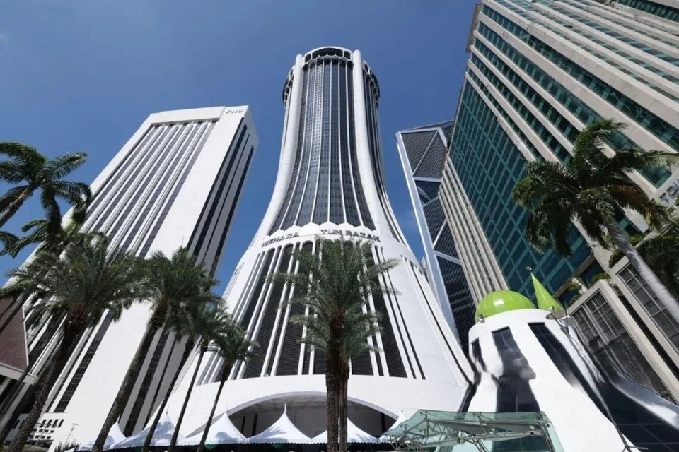 Syarikat Urusharta Jamaah Sdn Bhd (UJSB) yang ditubuhkan untuk membantu memulihkan kedudukan kewangan Lembaga Tabung Haji (LTH) mencatatkan kerugian terkumpul RM13.20 bilion pada akhir 2025.