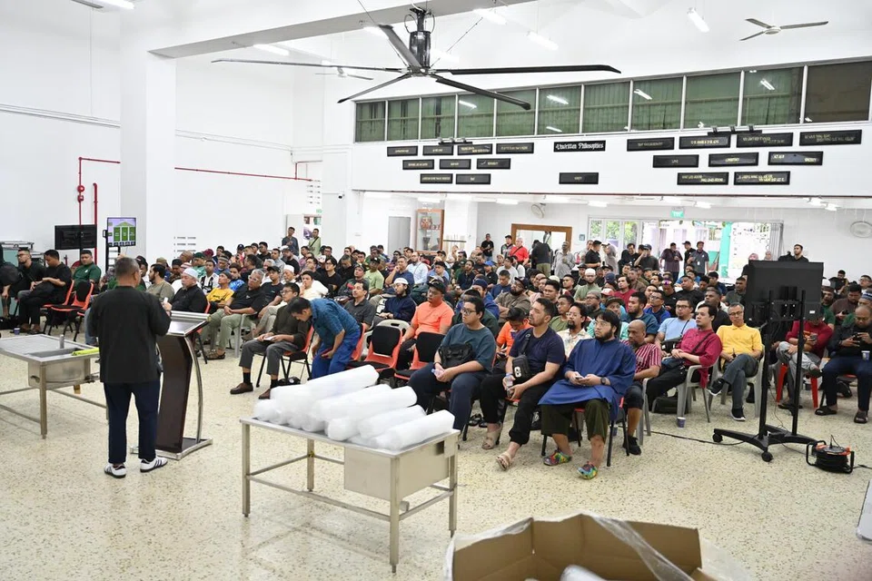 Aliyah Rizq Holdings menerima hampir 1,000 sukarelawan yang bersedia menyumbang masa dan tenaga bagi menjayakan ibadah korban secara langsung di lima lokasi serata Singapura. Sekitar 40 peratus sukarelawan yang tampil adalah belia.