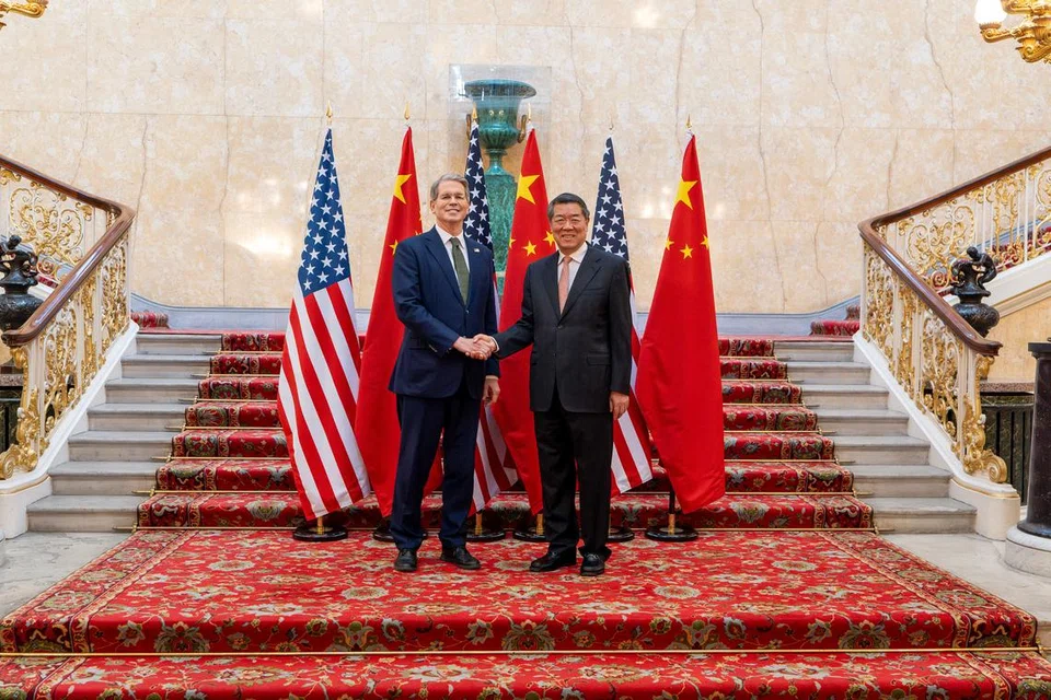 Setiausaha Perbendaharaan Amerika Syarikat, Encik Scott Bessent, Naib Perdana Menteri China, Encik He Lifeng
